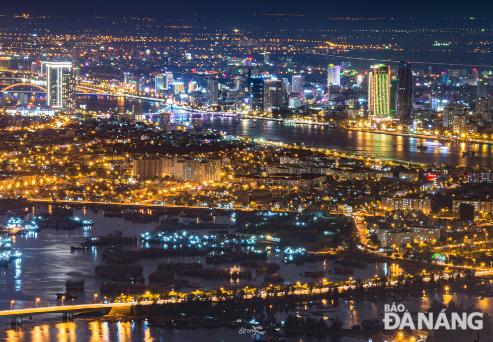 An amazing panorama of the city at night