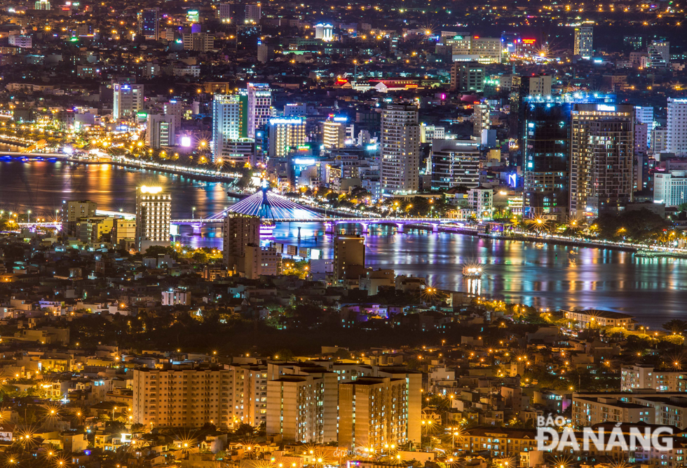 The colourful beauty of the Han River Bridge at night