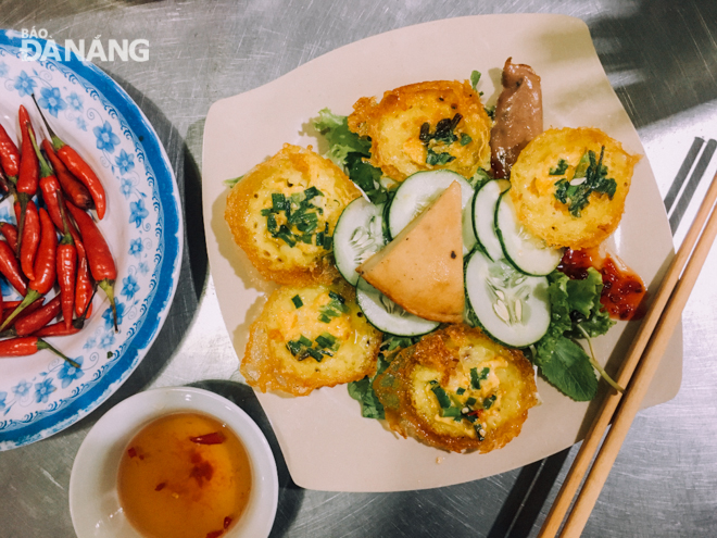 A 'banh can' dish priced at only 15,000 VND