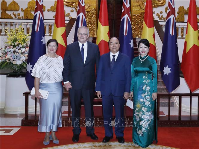 Thủ tướng Nguyễn Xuân Phúc và Phu nhân với Thủ tướng Australia Scott Morrison và Phu nhân tại trụ sở Chính phủ. Ảnh: Thống Nhất/TTXVN