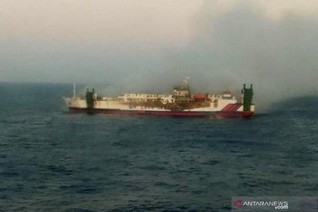 Ship KM Santika Nusantara catches fire off East Java province, central Indonesia (Source: ANTARA)