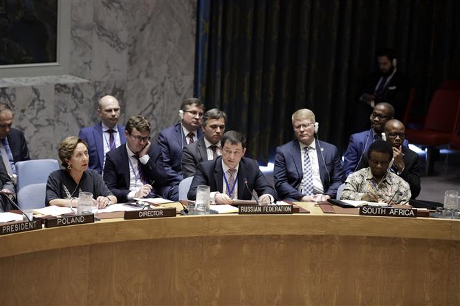 Phó Đại sứ Nga tại LHQ Dmitry Polyanskiy (giữa, phía trước) phát biểu tại phiên họp Hội đồng Bảo an LHQ ở New York, Mỹ ngày 22/8/2019. Ảnh: THX/TTXVN