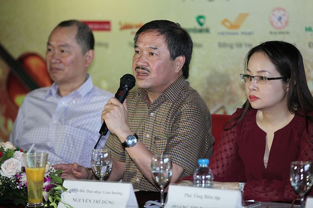 Tổng đạo diễn chương trình nhạc sĩ Nguyễn Trí Dũng chia sẻ tại buổi họp báo. (Ảnh: Lê Anh Dũng)