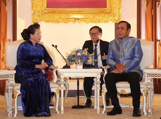 ational Assembly Chairwoman Nguyen Thi Kim Ngan (L) and Thai Prime Minister Prayuth Chan-o-cha at their meeting in Bangkok on August 27 (Photo: VNA)