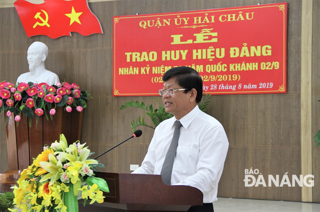 Phó Bí thư Thường trực Thành ủy Võ Công Trí mong muốn các đảng viên tiếp tục phát huy tinh thần tiền phong, gương mẫu. Ảnh: LAM PHƯƠNG