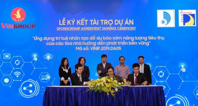  A view of sponsorship agreement signing ceremony for one of the city’s science and technology projects  (Photo: http://www.udn.vn)