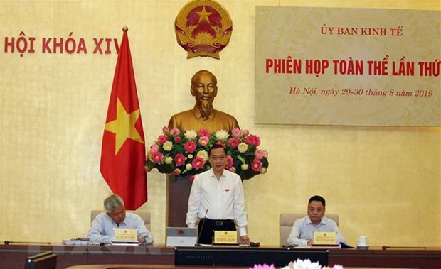 Chủ nhiệm Ủy ban Kinh tế của Quốc hội Vũ Hồng Thanh phát biểu. (Ảnh: Nguyễn Dân/TTXVN)