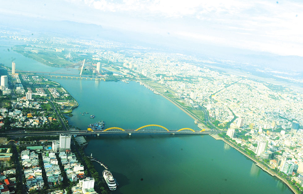 Beautiful bridges spanning the Han River