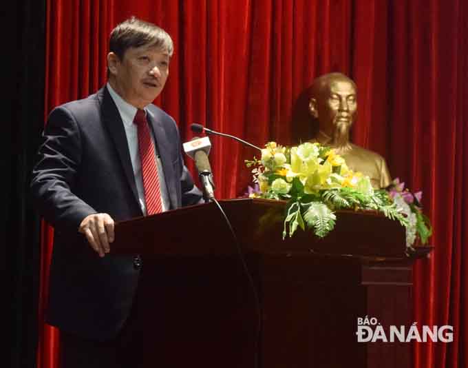Phó Chủ tịch Thường trực UBND thành phố Đà Nẵng Đặng Việt Dũng phát biểu tại hội thảo quốc tế 