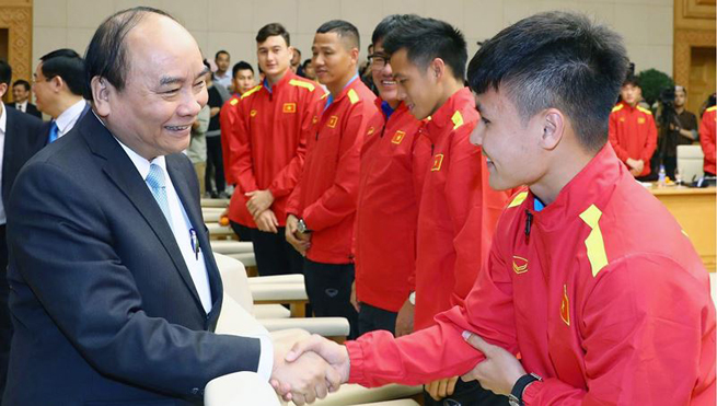 Thủ tướng Nguyễn Xuân Phúc động viên đội tuyển quốc gia Việt Nam trong ngày Quốc khánh 2-9