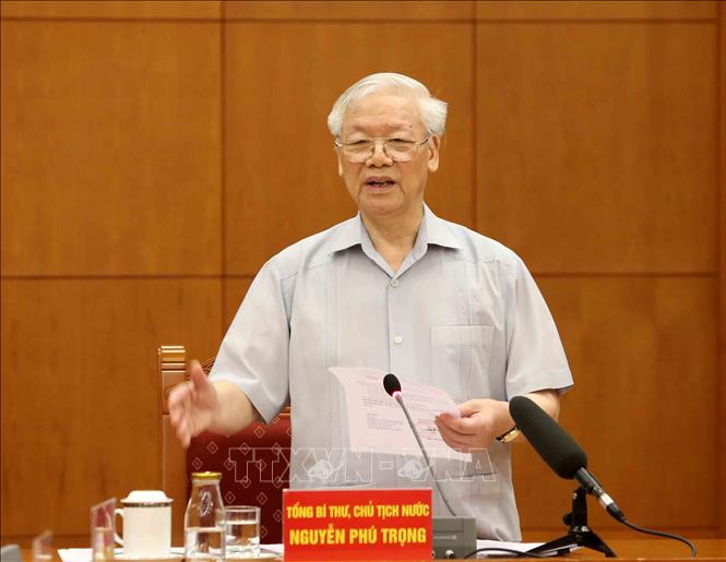 Tổng Bí thư, Chủ tịch nước Nguyễn Phú Trọng: Báo cáo không chỉ đánh giá 5 năm mà phải nhìn lại hơn 30 năm đổi mới
