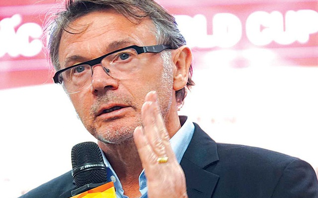 HLV Philippe Troussier dẫn dắt đội U18 Việt Nam