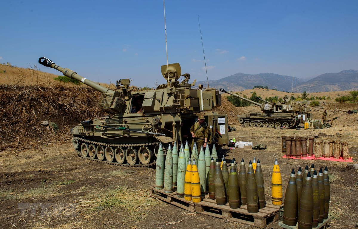 Các đơn vị pháo binh Israel được triển khai tại Thượng Galilee, giáp giới Liban ngày 1-9-2019. (Ảnh: THX/TTXVN)