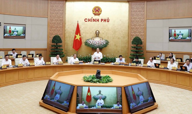 Prime Minister Nguyen Xuan Phuc speaks at the meeting (Photo: VNA)