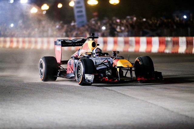 The Việt Nam Motorsports Association (VMA) is recruiting 1,000 volunteer for the Formula One Việt Nam Grand Prix in Hà Nội in 2020. — Photo vnexpress.net Read more at http://vietnamnews.vn/sports/534942/vma-recruiting-1000-volunteers-for-f1-viet-nam.html#Q4SjjPl64MVEULD7.99