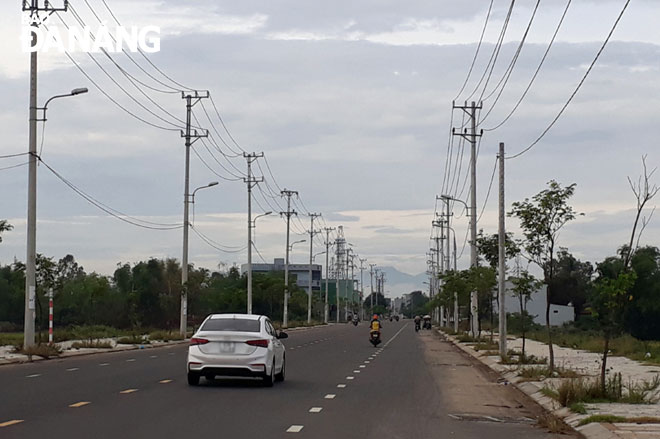 Tuyến đường Hòa Quý - Điện Ngọc thực hiện đầu tư xây dựng theo nội dung “liên kết, hợp tác, hỗ trợ phát triển” được thống nhất giữa Thành ủy Đà Nẵng và Tỉnh ủy Quảng Nam. Ảnh: TRIỆU TÙNG