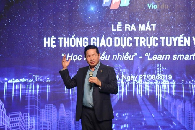 FPT Chairman Truong Gia Binh speaks at the launching ceremony (Source: VNA)