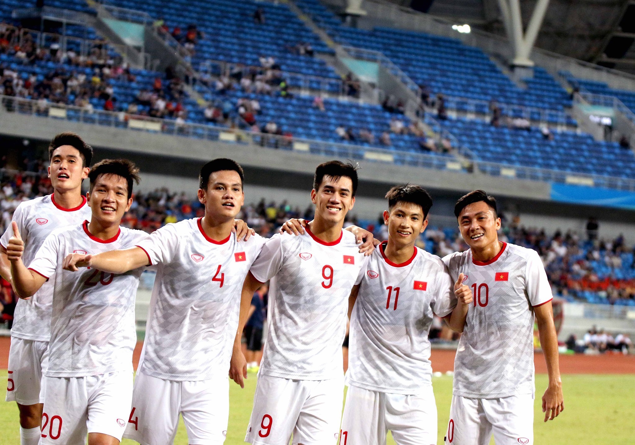 Sang hiệp 2, Tiến Linh lập cú đúp để ấn định chiến thắng 2-0