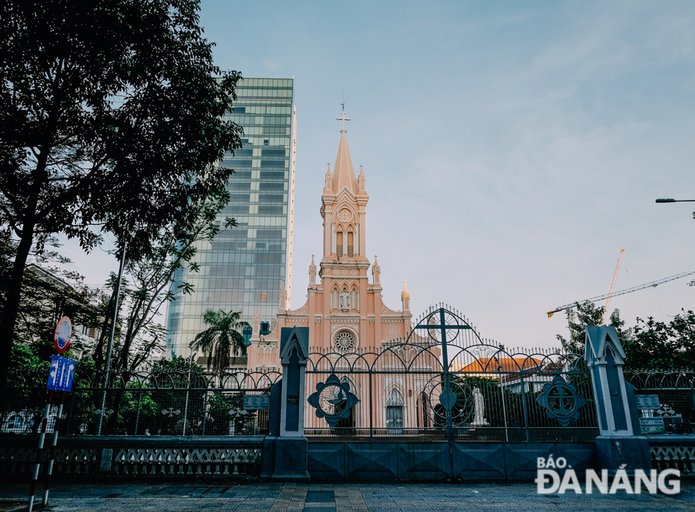 The peaceful image of the Da Nang Cathedral, known to the locals as ‘Nha Tho Con Ga’ (Rooster Cathedral) at the first gleam of daylight