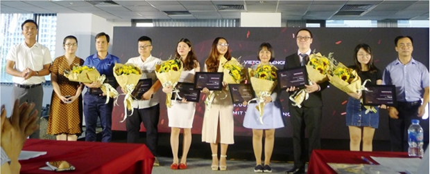 Representatives from teams competing in the final round of VietChallenge 2019 (Photo: VNA)