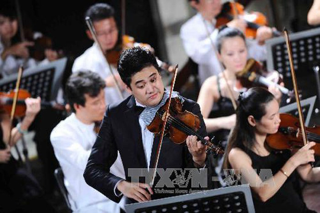 Nghệ sĩ violin Bùi Công Duy. Ảnh: Minh Đức/TTXVN