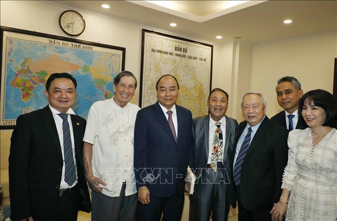 Thủ tướng Nguyễn Xuân Phúc và các đại biểu. Ảnh: Thống Nhất/TTXVN