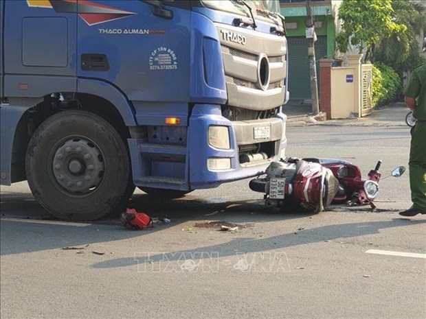 At the scene of a traffic accident in Binh Duong province on September 25, which killed one person (Photo: VNA)