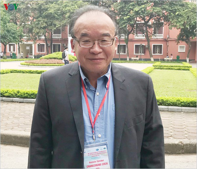 Giáo sư Changsheng Chen.