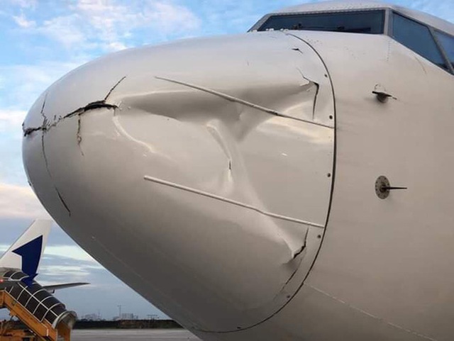 Máy bay Boeing 737 của Tway Air bị hư hỏng sau tiếng động lớn khi hạ cánh