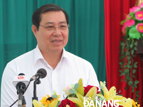 Chủ tịch UBND thành phố Huỳnh Đức Thơ phát biểu tại cuộc họp