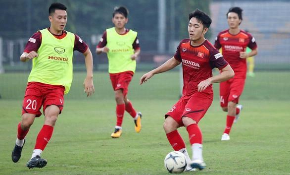 National team players during a training session in Hanoi. The match between Indonesia and Vietnam will be live aired on VTV6. (Photo: VFF)