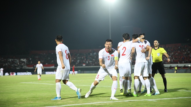 Điểm nhấn trận Indonesia 1-3 Việt Nam: Hùng Dũng tuyệt hay. Việt Nam quyết tranh vé đi tiếp