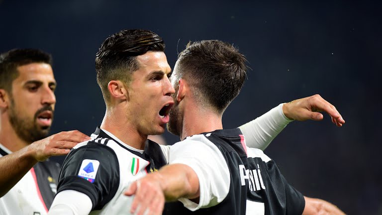 Cristiano Ronaldo lập công, Juventus thắng nghẹt thở Bologna