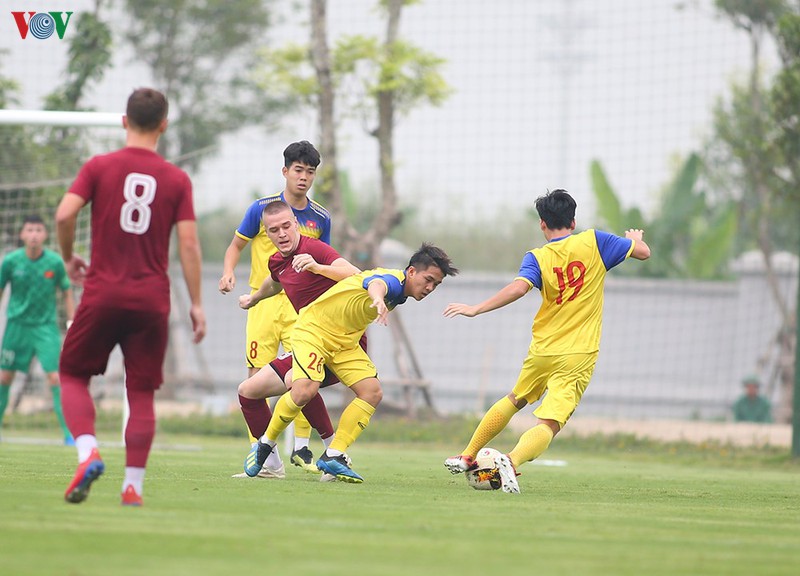 Chùm ảnh U19 Việt Nam 2-1 U19 Sarajevo: Thủy chiến mãn nhãn