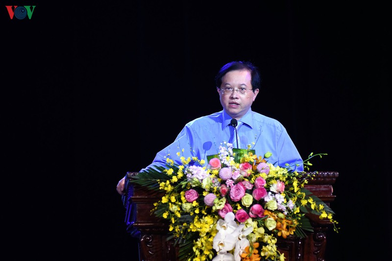 Ông Tạ Quang Đông, Thứ trưởng Bộ Văn hóa, Thể thao và Du lịch phát biểu khai mạc Liên hoan. 