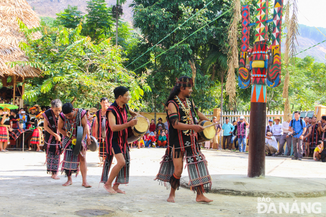 The exploitation of the homestay service, traditional cultural and cuisine activities, and some community-based tourism models, in Hoa Bac Commune will help develop the locality’s sustainable economy, and enhance living conditions of local residents. This will significantly contribute to preserving and promoting the commune's cultural identity.