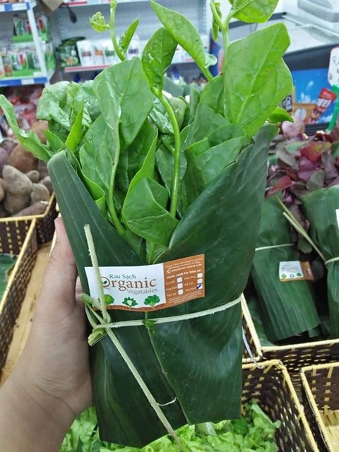 Banana leaves are used to package vegetable at Da Nang-based An Phu Farm. The environmentally-friendly material is popular among customers. Photo courtesy An Phu Farm