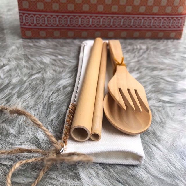 Bamboo straws and wooden cutlery can be used to replace plastic. Viet Nam plans to eliminate single-use plastic by 2025. Photo courtesy VietBamboo