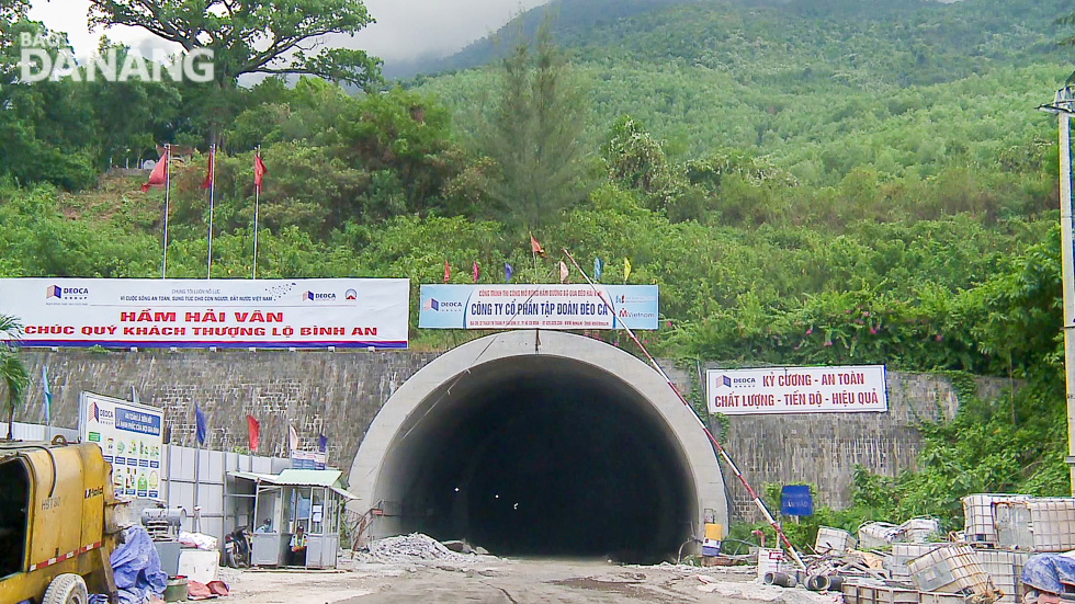 The over 7,200 billion VND Hai Van Tunnel expansion project was approved by the Ministry of Transport in 2016. Accordingly, the 1st stage of the project focused on upgrading the existing main Hai Van Tunnel and a section of the National Highway 1A. Work started on the stage in April 2016 and finished in August 2017.