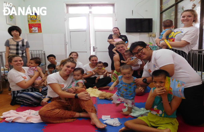 Photo: International volunteers on duty at a social support facility