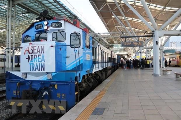 The ASEAN-Korea Train left Seoul on 16 October, carrying 200 passengers from the Republic of Korea 