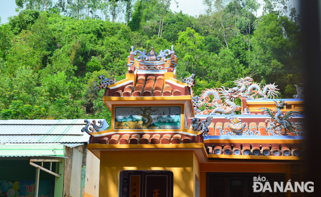  Not only is the communal house is a historical relic site, but it also serves as a spiritual, cultural and symbolic venue for Xuan Duong villagers.