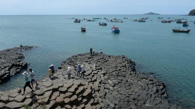 Ghềnh Đá Đĩa - Phú Yên đẹp nổi tiếng.