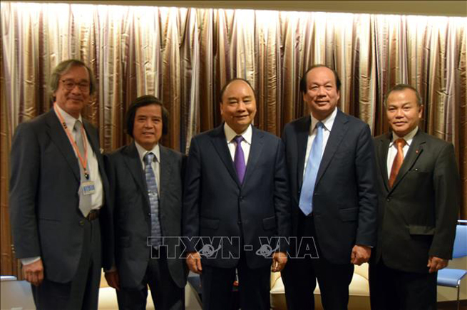 Thủ tướng Nguyễn Xuân Phúc và một số đại diện cộng đồng trí thức Việt Nam tại Nhật Bản