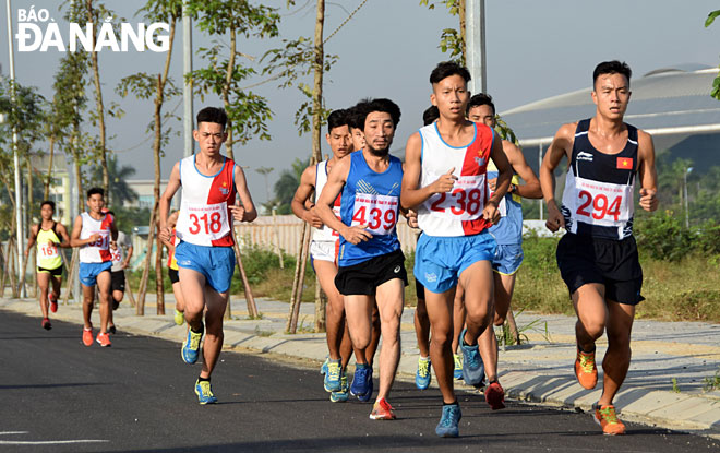 Sự thành công của giải Việt dã - chạy Vũ trang truyền thống Báo Đà Nẵng đã có tác động rất lớn đến phong trào chạy bộ của thành phố trong những năm qua. Ảnh: ANH VŨ