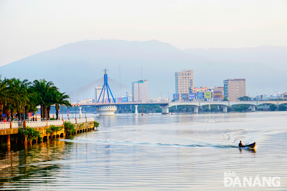 Fresh early morning viewed from the Han River