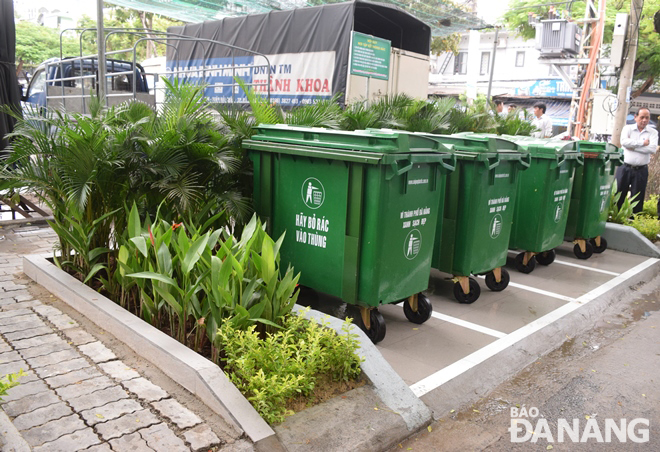 public dustbin