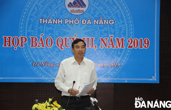 Municipal People’s Committee Vice Chairman Le Trung Chinh presiding at the press conference