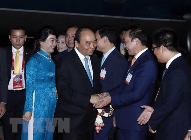 Thủ tướng bắt đầu chương trình tham dự Hội nghị Cấp cao ASEAN 35