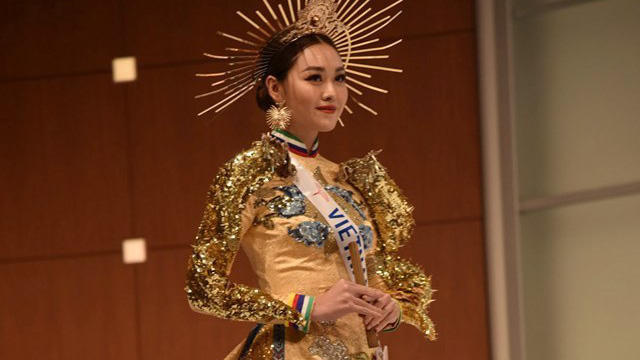 Tường San thắng giải trang phục dân tộc đẹp nhất Hoa hậu Quốc tế 2019